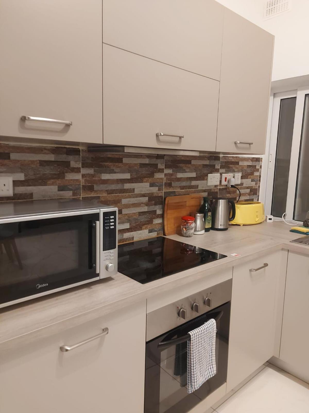Central Apartment In Swieqi Is-Swieqi 외부 사진